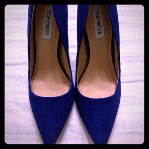 Steve Madden pumps.